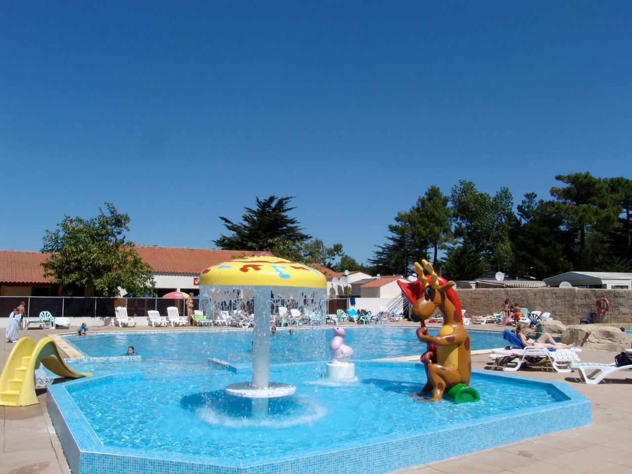 Camping Le Clos Des Pins Otel Saint-Hilaire-de-Riez Dış mekan fotoğraf